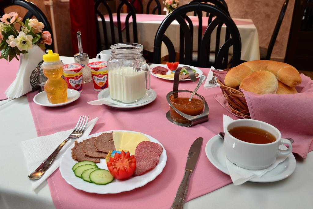 Bed and Breakfast Eden Panzió Erlau Exterior foto